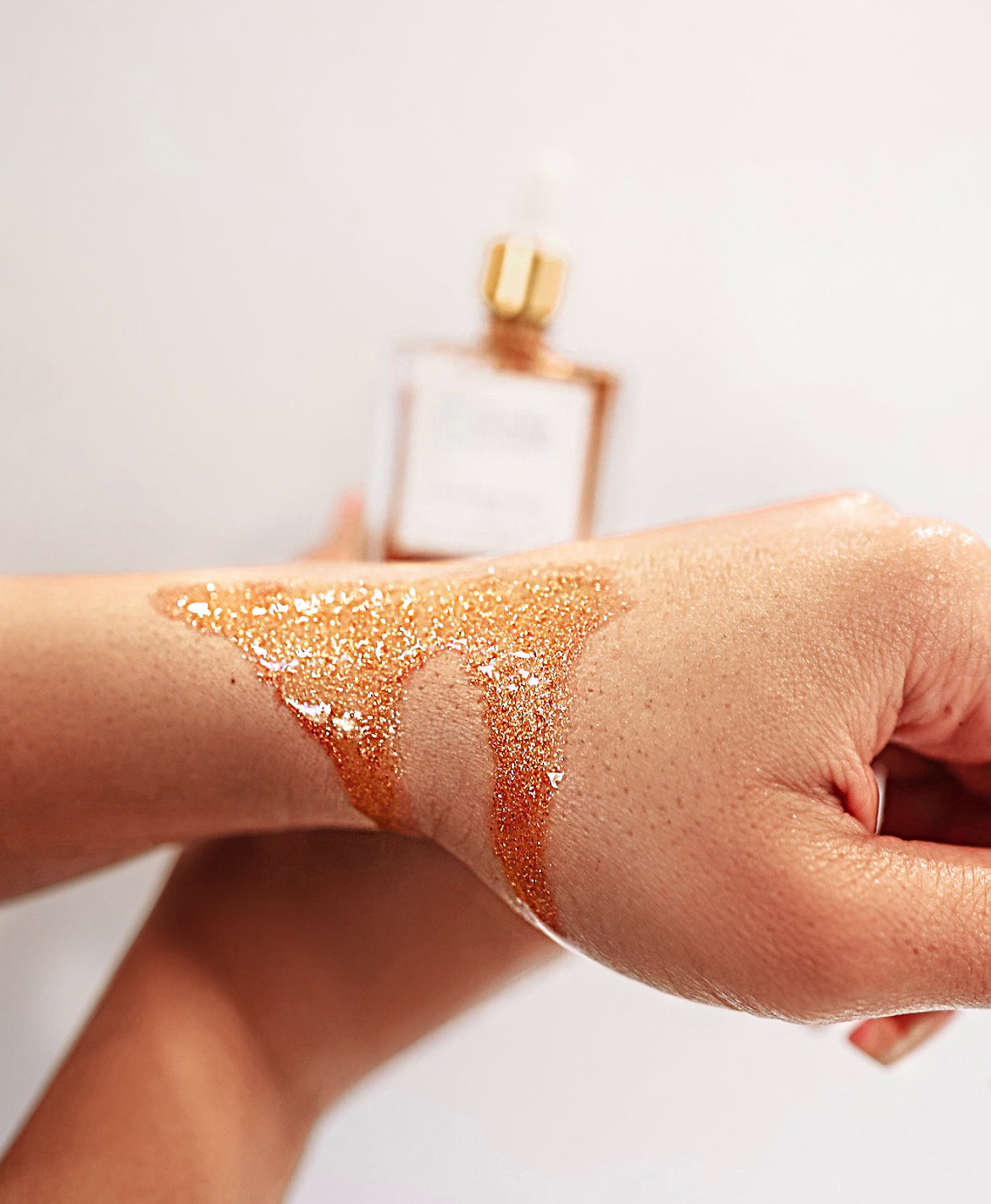 BB Essential Shimmering Body Oil